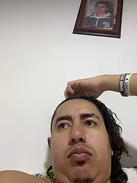 DanielGomez9 online show from January 11, 9:07 pm