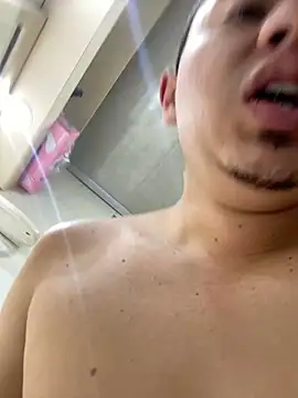 Snapshot of DanielGomez9 chatting on February 13, 12:21 pm DanielGomez9 online show from February 13, 12:21 pm