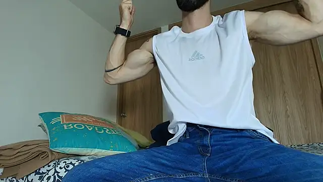 ALEJANDRO BIGCOCK online show from November 25, 5:04 pm