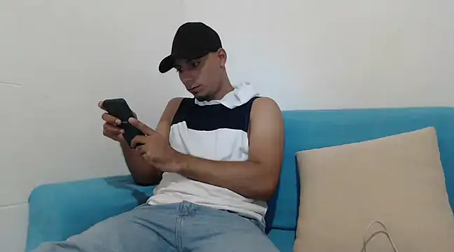 bonehur online show from February 18, 8:04 pm