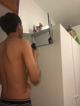 modelo180 online show from April 29, 9:10 pm