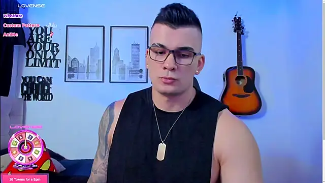 seancarreraa online show from February 22, 10:00 pm