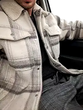 Zeefy online show from December 6, 8:15 am