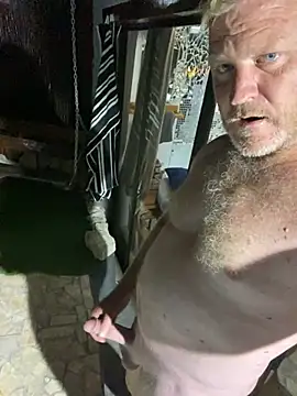 Snapshot of sexycouple109 chatting on January 30, 6:43 pm sexycouple109 online show from January 30, 6:43 pm