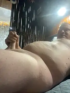 Snapshot of sexycouple109 chatting on October 22, 8:00 pm sexycouple109 online show from October 22, 8:00 pm