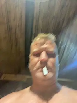 Snapshot of sexycouple109 chatting on January 21, 3:06 am sexycouple109 online show from January 21, 3:06 am