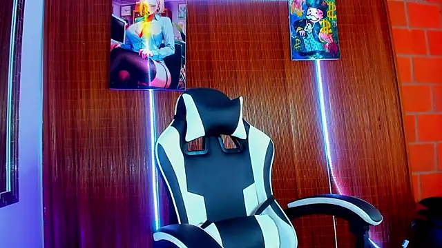 Liam lee online show from February 10, 9:30 pm