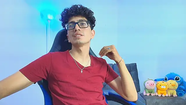 Snapshot of TylerWhite_ chatting on October 26, 6:32 pm TylerWhite  online show from October 26, 6:32 pm