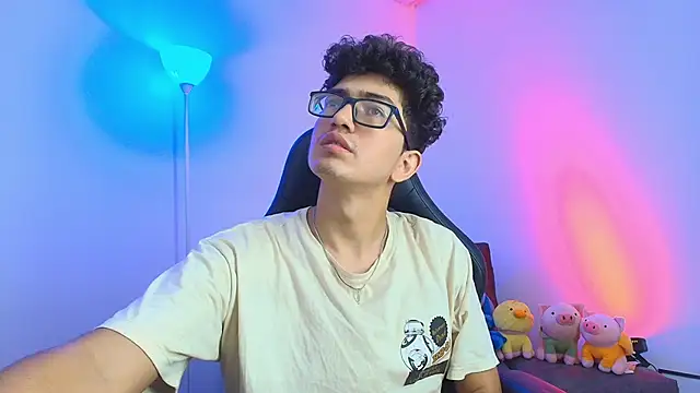 TylerWhite  online show from January 6, 3:32 am