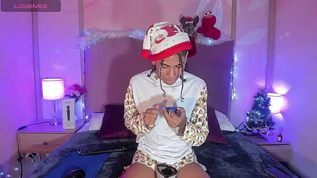 Maxim-Walker online show from December 28, 3:04 am