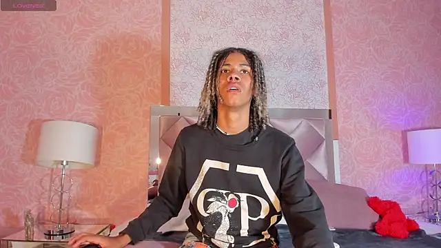 Maxim-Walker online show from March 6, 3:02 am