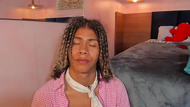 Maxim-Walker online show from March 17, 3:03 am