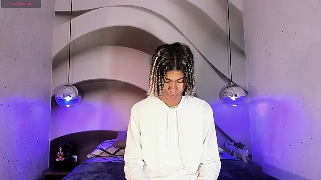 Maxim-Walker online show from January 24, 3:22 am