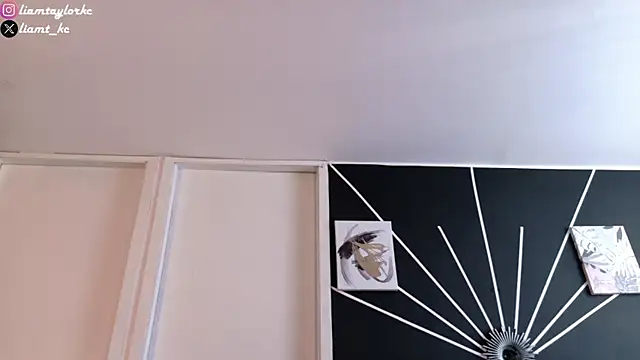 Snapshot of Liam_Taylor chatting on March 10, 9:51 pm Liam Taylor online show from March 10, 9:51 pm