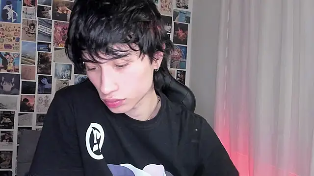 Snapshot of liamelf chatting on September 24, 6:57 am liamelf online show from September 24, 6:57 am