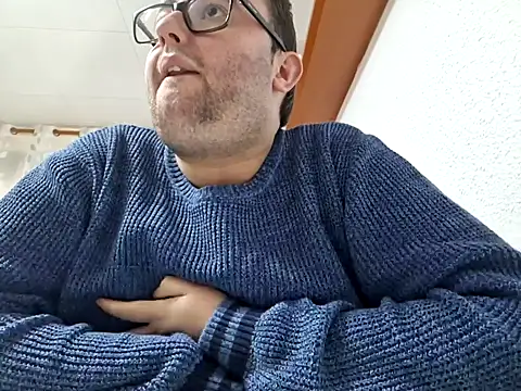 Snapshot of Javier_bear chatting on February 12, 2:21 pm Javier bear online show from February 12, 2:21 pm