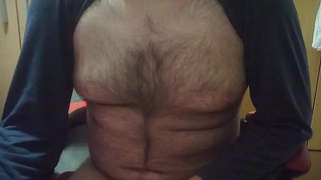 Snapshot of Javier_bear chatting on February 1, 10:15 am Javier bear online show from February 1, 10:15 am