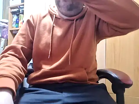 Snapshot of Javier_bear chatting on February 19, 3:16 pm Javier bear online show from February 19, 3:16 pm