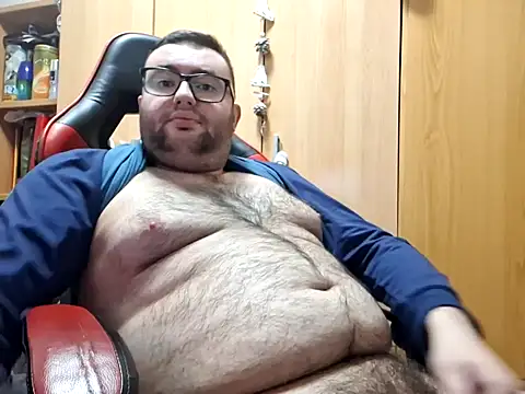 Snapshot of Javier_bear chatting on December 16, 10:13 pm Javier bear online show from December 16, 10:13 pm