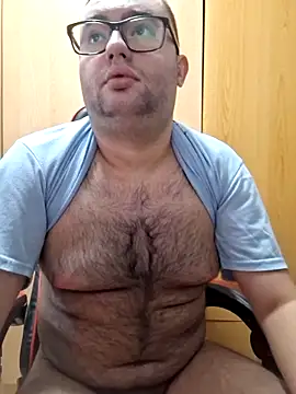 Snapshot of Javier_bear chatting on October 7, 8:51 am Javier bear online show from October 7, 8:51 am