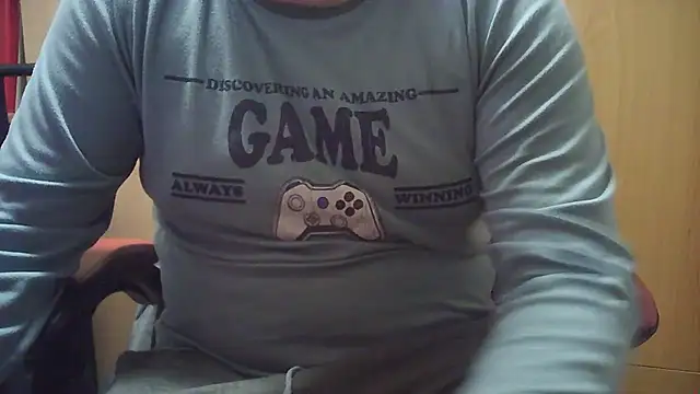 Snapshot of Javier_bear chatting on February 16, 9:27 pm Javier bear online show from February 16, 9:27 pm