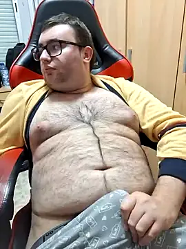 Snapshot of Javier_bear chatting on December 4, 10:30 pm Javier bear online show from December 4, 10:30 pm