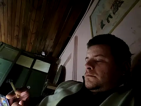 TusOjitosClaros69 online show from December 9, 6:45 am