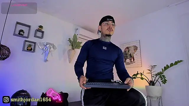 Snapshot of JordanSmiith_ chatting on March 17, 8:51 pm JordanSmiith  online show from March 17, 8:51 pm