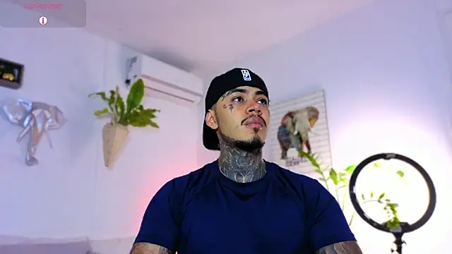 JordanSmiith  online show from December 15, 8:39 pm