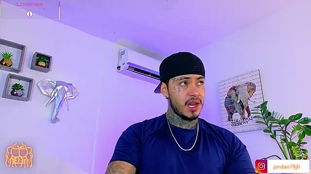 JordanSmiith  online show from June 22, 10:03 pm
