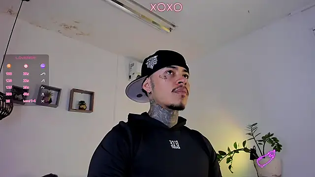 Snapshot of JordanSmiith_ chatting on February 1, 8:26 pm JordanSmiith  online show from February 1, 8:26 pm