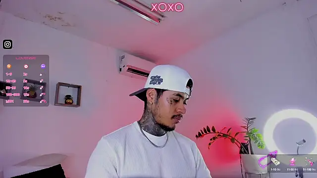 Snapshot of JordanSmiith_ chatting on January 25, 8:31 pm JordanSmiith  online show from January 25, 8:31 pm