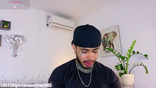 JordanSmiith  online show from February 3, 2:53 am