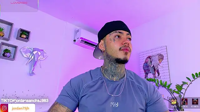 JordanSmiith  online show from June 2, 9:05 pm