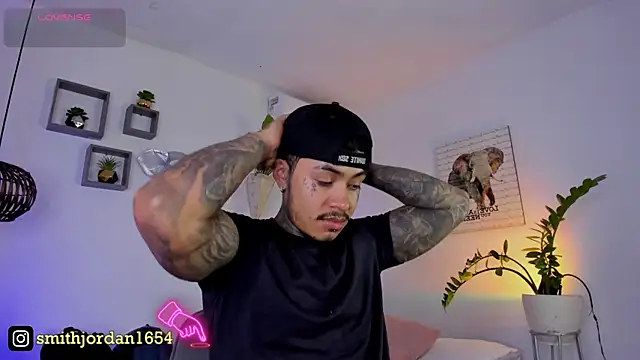 Snapshot of JordanSmiith_ chatting on March 20, 8:40 pm JordanSmiith  online show from March 20, 8:40 pm