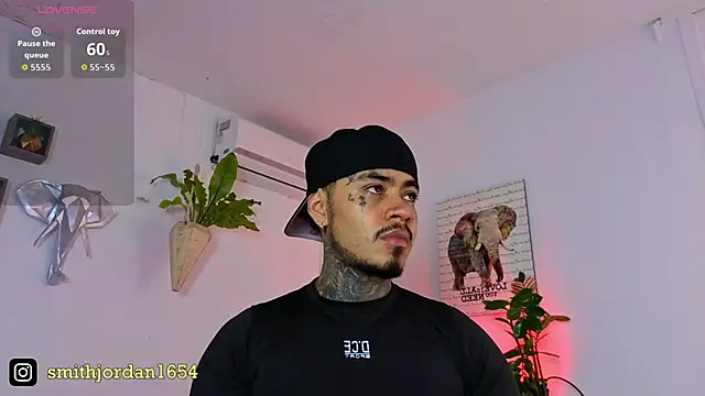 JordanSmiith  online show from November 6, 9:18 pm