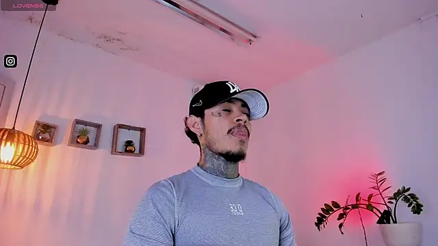 Snapshot of JordanSmiith_ chatting on January 27, 9:00 pm JordanSmiith  online show from January 27, 9:00 pm