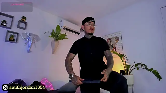 Snapshot of JordanSmiith_ chatting on March 22, 8:37 pm JordanSmiith  online show from March 22, 8:37 pm