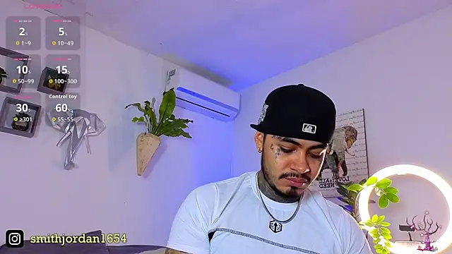 Snapshot of JordanSmiith_ chatting on October 11, 9:30 pm JordanSmiith  online show from October 11, 9:30 pm