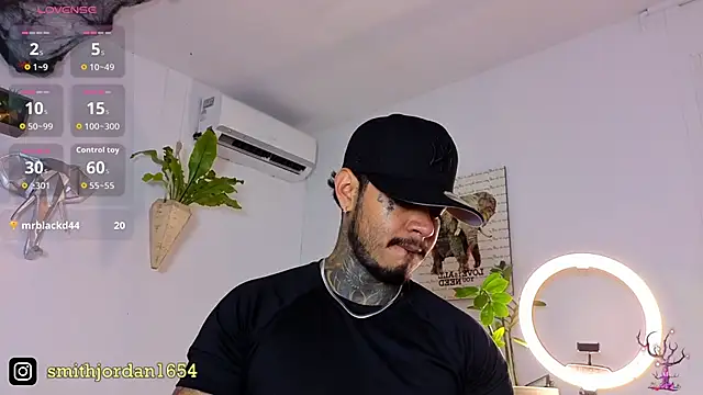 Snapshot of JordanSmiith_ chatting on October 21, 8:45 pm JordanSmiith  online show from October 21, 8:45 pm