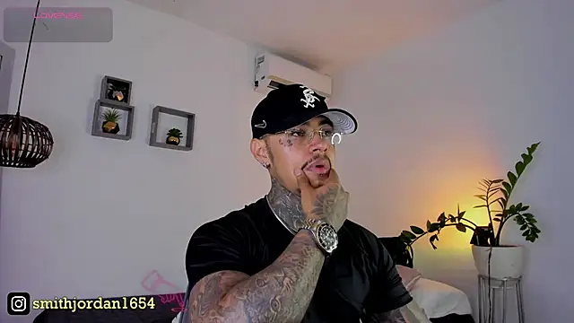 Snapshot of JordanSmiith_ chatting on March 5, 9:28 pm JordanSmiith  online show from March 5, 9:28 pm