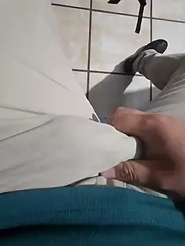 Snapshot of Pnstrokes chatting on February 14, 5:09 am Pnstrokes online show from February 14, 5:09 am