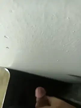 Hot Boy 2004 online show from January 1, 3:13 am