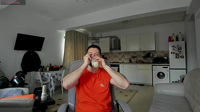 ZackFraser online show from December 4, 10:22 am