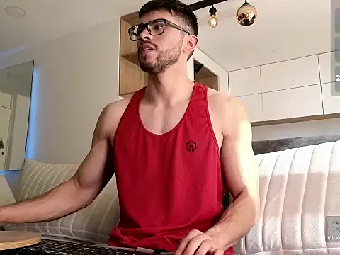 Phantom Bigger1 online show from December 15, 1:30 pm