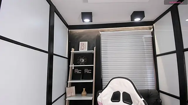 JacksonMuller  online show from March 19, 12:12 pm