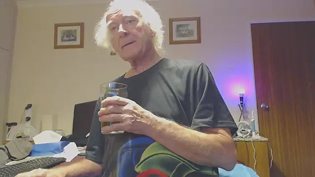 WaverlyKernow online show from January 11, 4:03 pm