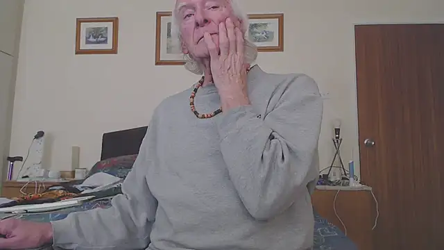 WaverlyKernow online show from March 2, 2:04 pm