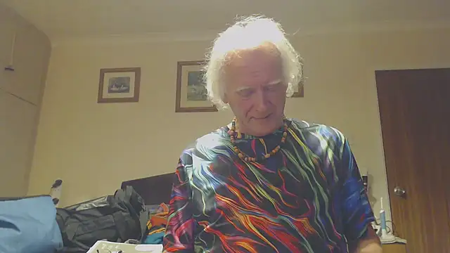 WaverlyKernow online show from December 27, 1:22 am