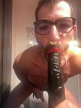 Snapshot of SubSexVideos chatting on October 17, 7:45 am SubSexVideos online show from October 17, 7:45 am